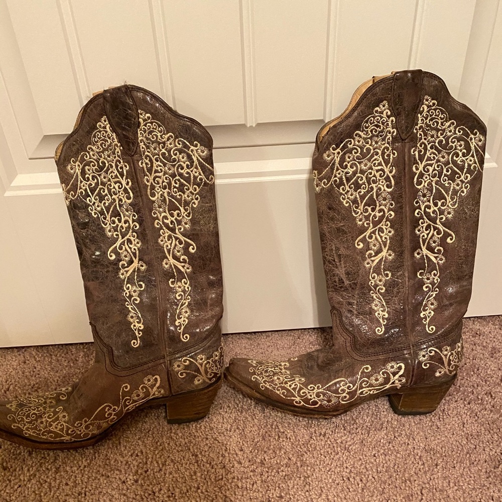 Coral cowgirl boots